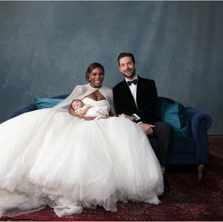 <p>Kalau ini foto pernikahan bersama si kecil buah cinta Serena Williams dan Alexis Ohanian Sr. Bahagia banget. (Foto: @melbarlowandco/ Instagram @alexisohanian)</p>