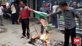 Tolak Usung Sihar, Kader PPP Sumut Bakar Foto Romahurmuziy
