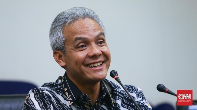 Ganjar Pranowo bersaksi pada persidangan kasus korupsi e-KTP dengan terdakwa Setya Novanto. Dia berjanji akan menjawab semua pertanyaan seputar e-KTP.