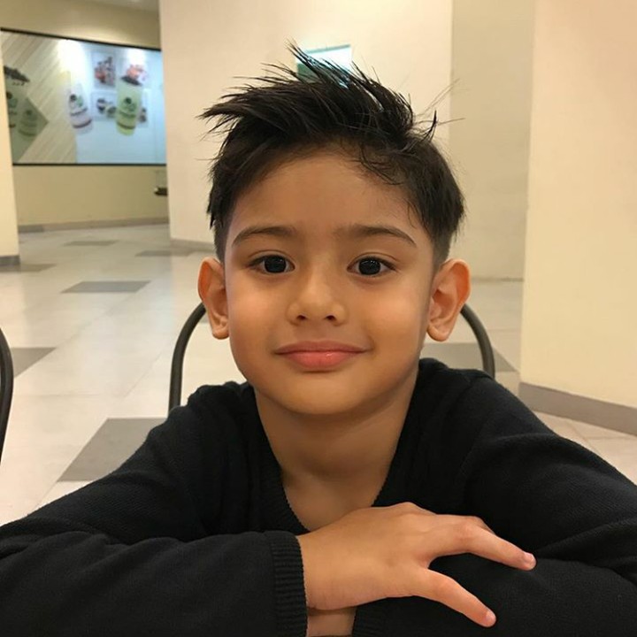 <p>Gantengnya udah kayak pangeran belum? (Foto: Instagram @kingfaazarafiqasli)</p>