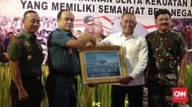 Menhan Dorong Industri Nasional, Panglima Impor Alutsista