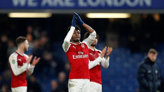 FOTO: Chelsea vs Arsenal Sama Kuat