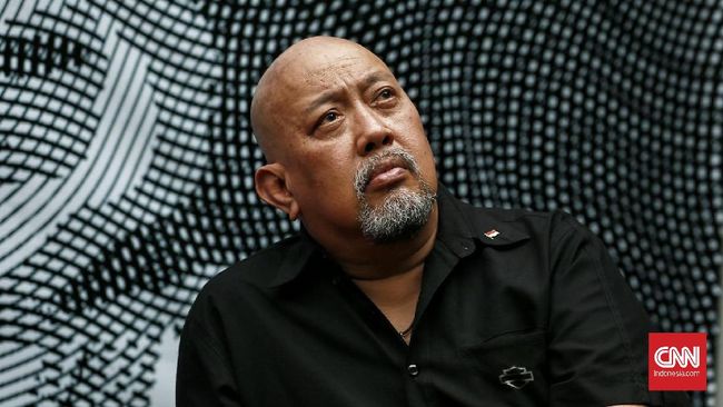 Indro Warkop berjanji bakal mendukung Jokowi sampai akhir masa jabatan sang presiden.
