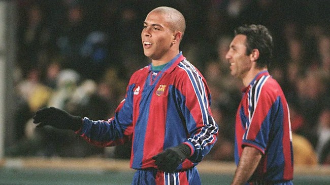 Ronaldo Nazario memilih Lionel Messi Diego Maradona, dan Pele dalam daftar Best XI versinya tanpa Cristiano Ronaldo.