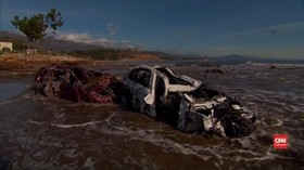 VIDEO: California Porak Poranda Disapu Longsor