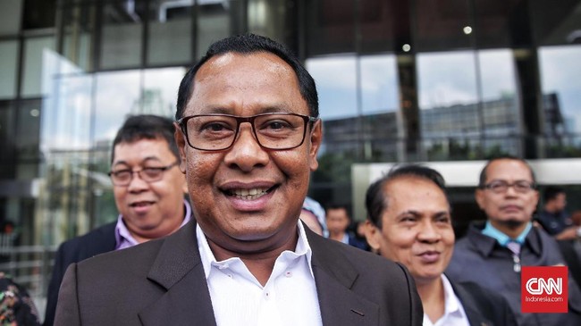 Kuasa hukum meminta pemeriksaan ditunda menunggu proses pemeriksaan etik oleh Perhimpunan Advokat Indonesia pada Fredrich Yunadi.
