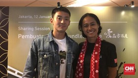 Aktor China Shen Hao Jajal Makan Pakai Tangan di Indonesia