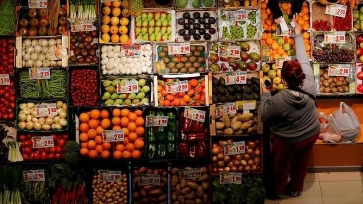 12 Buah dan Sayur Paling Tinggi Residu Pestisida, Banyak Dimakan Warga