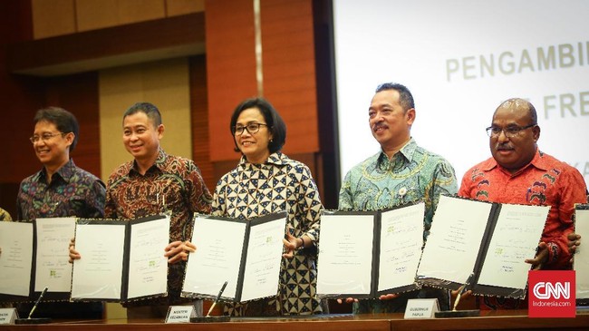 Pemerintah Pusat menjamin Pemprov Papua dan Pemkab Mimika dipastikan mendapatkan 10 persen saham PT Freeport Indonesia pasca divestasi rampung.
