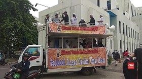 VIDEO: Aksi 121 di Depan Kantor Facebook