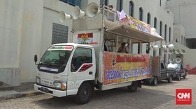 Massa Aksi 121 Tolak Facebook Berkumpul di Masjid Al Azhar
