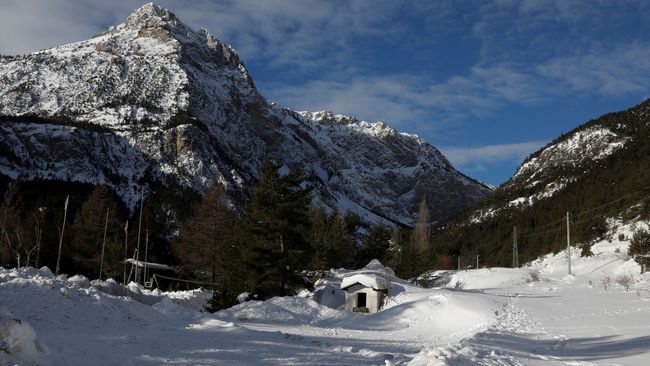 7 Jalur Pendakian Mengesankan Di Dunia