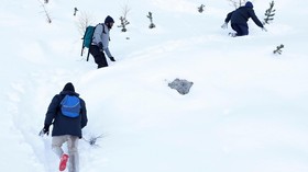 FOTO: Pertaruhan Hidup Imigran Lintasi Alpen Demi ke Perancis
