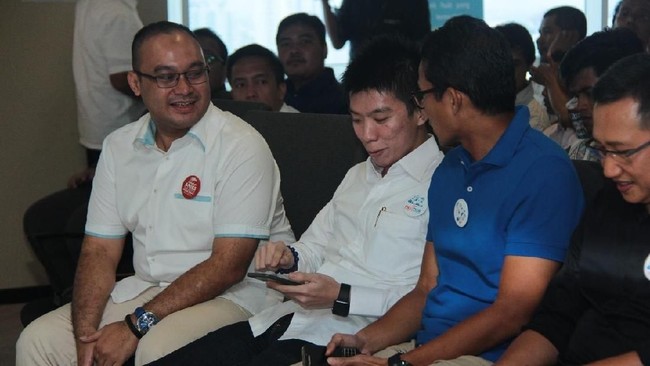 Perusahaan milik anggota BPN merilis hasil big data soal prediksi pilpres. Hasilnya, Prabowo 55,6 persen dan Jokowi 44,4 persen. Tak ada swing voters.