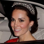 Intip Koleksi Tiara Mewah yang Sering Dipakai oleh Para Anggota Keluarga Kerajaan Inggris