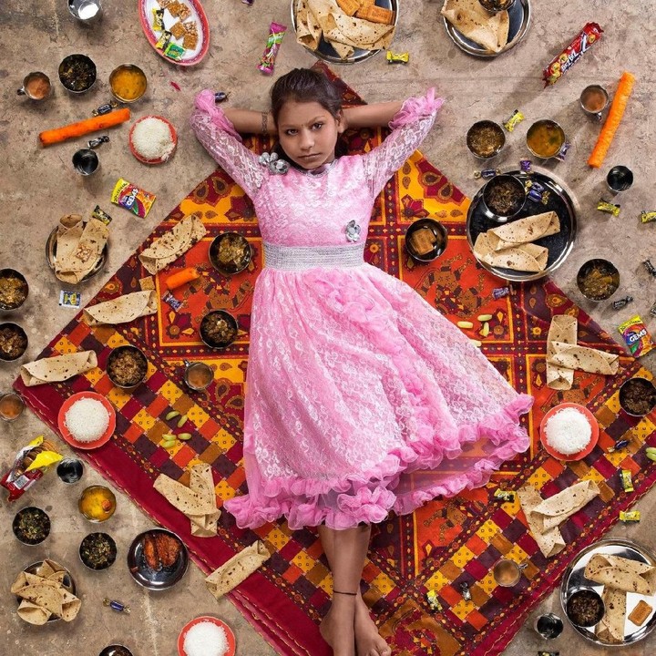 Ini yang Anchal Sahni makan selama seminggu. Ia adalah anak berusia 10 tahun dari Chembur, Mumbai. (Foto: Gregg Segal Via Time Magazine)
