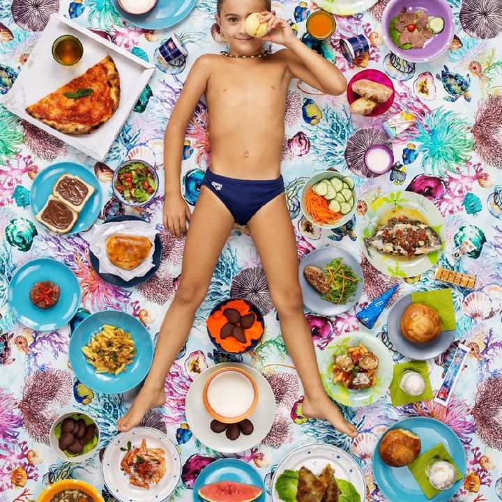 Sedangkan anak bernama Andrea Testa asal Catania, Italia, memakan makanan ini Bun, selama seminggu. (Foto: Gregg Segal Via Time Magazine)