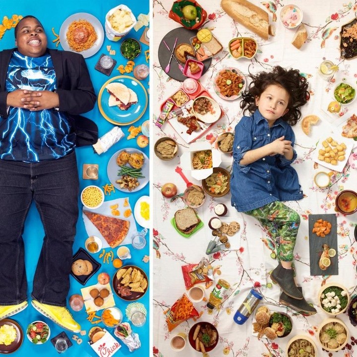 Gregg Segal adalah fotografer yang mempunyai ide untuk mendokumentasikan yang anak-anak ini makan selama seminggu. (Foto: Gregg Segal Via Time Magazine)