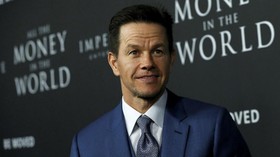 Kisruh Upah, Mark Wahlberg Donasikan Rp20 M Untuk 'Time's Up'