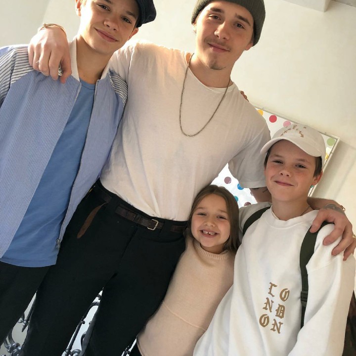 <p>Senang ya lihat mereka akrab dan saling sayang. (Foto: Instagram/victoriabeckham)</p>
