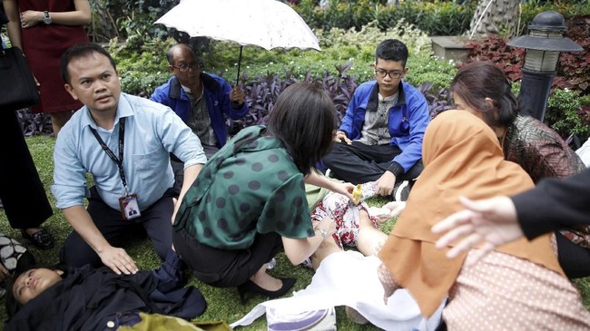 Kebanyakan korban luka diperkirakan mahasiswa Jurusan Akuntansi Fakultas Ekonomi Universitas Bina Darma Palembang. Belum diketahui jumlah korban.