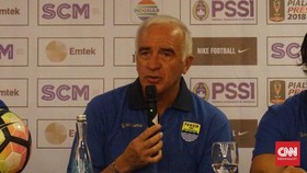 5 Calon Pelatih Persib Pengganti Luis Milla
