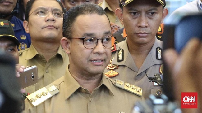 Anies Baswedan mendapat informasi dari Bima Arya, bahwa ketinggian air lebih dari 220 cm di Katulampa pernah terjadi, namun durasinya hanya 30 menit.