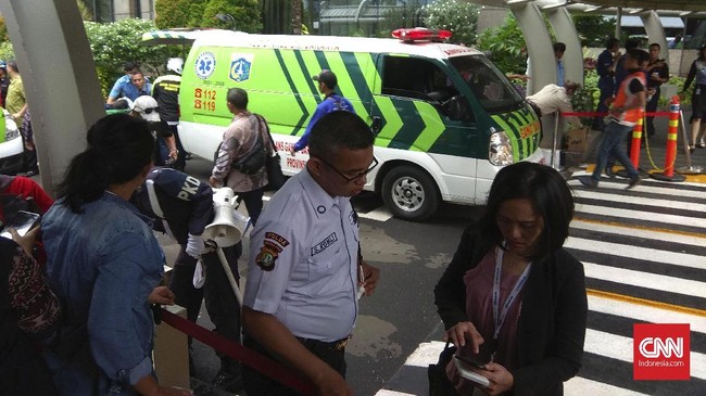 Direktur Utama BEI Tito Sulistio memastikan jumlah korban robohnya selasar gedung hanya puluhan orang, bukan ratusan orang.