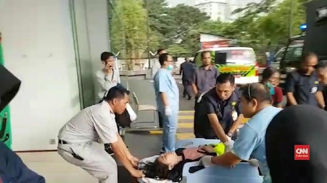 Sebanyak 14 korban selasar Gedung BEI roboh sudah mendapat persetujuan dokter untuk diperbolehkan pulang. Sementara 59 korban lain masih menjalani perawatan.