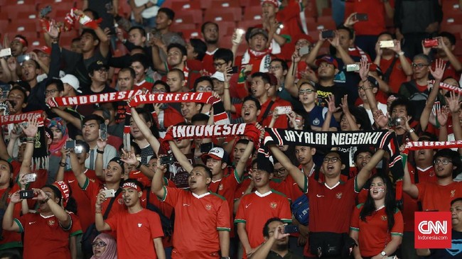 Paspampres Bantah Rusak Bahan Koreografi Suporter Indonesia vs Vietnam Komandan Paspampres membantah kabar prajuritnya merusak bahan koreografi yang dibawa suporter untuk mendukung timnas Indonesia vs Vietnam