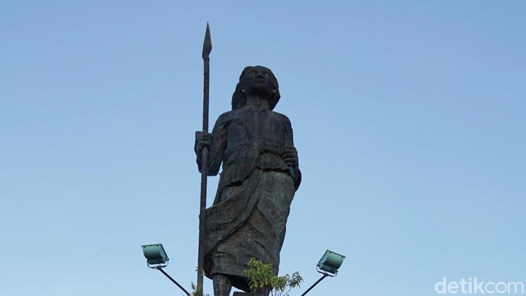 patung Martha Christina Tiahahu