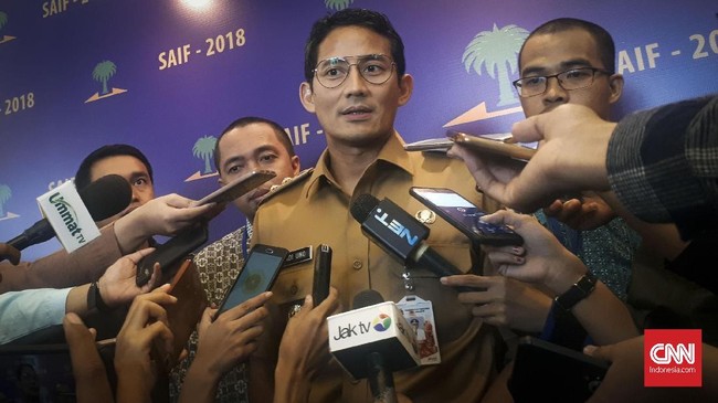 Wakil Gubernur DKI Jakarta Sandiaga Uno mengaku, angka kemiskinan saat ini mencapai 3,77 persen. Meski terendah di tingkat nasional, angka tersebut stagnan.