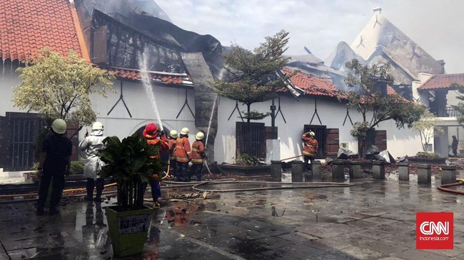 Gubernur DKI Jakarta Anies Baswedan yang meninjau langsung penanganan kebakaran di Museum Bahari menjelaskan kronologi insiden yang dilaporkan kepadanya.