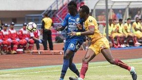 Kebobolan di Menit Akhir, Persib Diimbangi PS TIRA