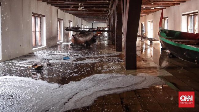 Kepala UPT Museum Bahari: Bangunan yang Terbakar di Gedung C Kepala UPT Museum Bahari Husnizon Nizar mengatakan, bangunan yang terbakar adalah Gedung C. Kerusakan paling berat akibat kebakaran adalah lantai dua.