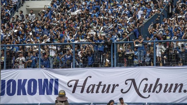Jokowi Nilai Duel Persib vs Sriwijaya FC Berjalan Imbang Presiden Republik Indonesia Joko Widodo menilai duel antara Persib Bandung melawan Sriwijaya FC berjalan imbang meski akhirnya kemenangan jadi milik Persib.