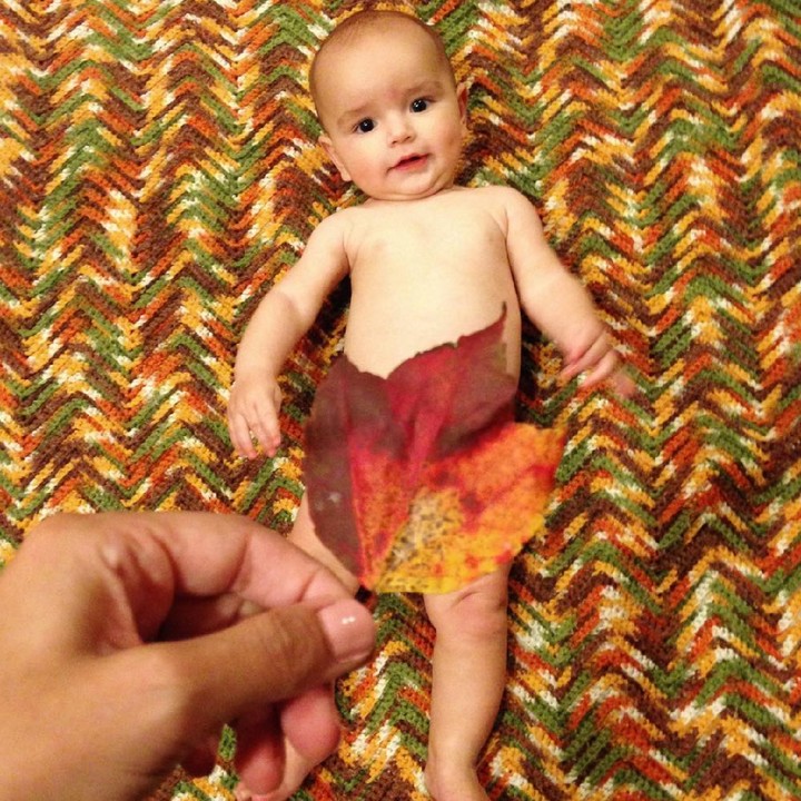 <p>Daun pun bisa jadi rok yang cute buat si kecil lho. (Foto: Instagram/ @lmhiller)<br /><br /></p>