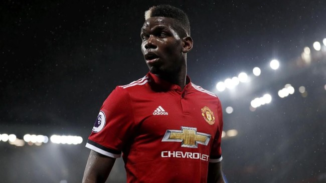 Gelandang Manchester United, Paul Pogba, dianggap belum pantas disebut sebagai playmaker di Manchester United.
