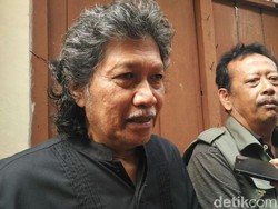 Sebut Jokowi Firaun, Cak Nun Ngaku Kesambet