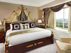 Jaringan Hotel Hilton PHK 2.100 Karyawan Akibat Corona