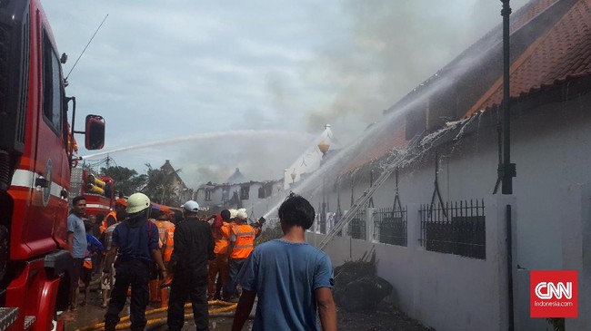 Sejauh ini belum ada laporan terkait korban akibat kebakaran Museum Bahari karena museum tersebut terbakar saat pengunjung belum ada yang datang.