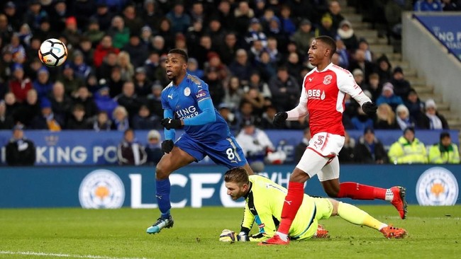 Leicester City melangkah ke babak keempat Piala FA setelah mengalahkan klub divisi tiga Liga Inggris, Fleetwood Town, 2-0, Rabu (17/1).