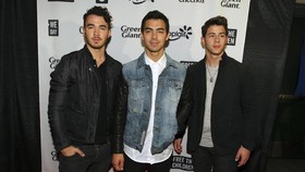 Nick Jonas Bantah 'Jonas Brothers' akan Segera Reuni