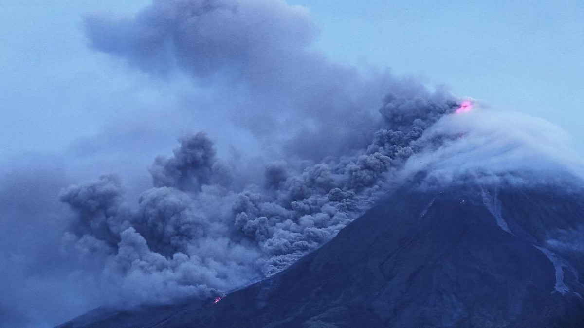 FOTO: Filipina Evakuasi Warga Jelang Letusan Gunung Mayon