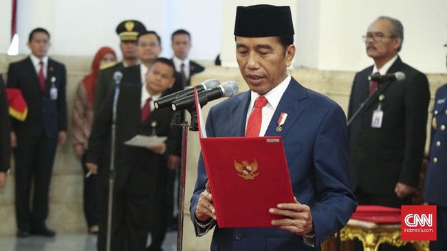 Presiden Joko Widodo (Jokowi) bakal kembali melakukan reshuffle menteri Kabinet Indonesia Maju pada Senin (19/8) pagi.