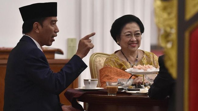 Jokowi akan Hadiri Pengukuhan Profesor Kehormatan Megawati DPP PDIP menyebut acara penganugerahan gelar Profesor Kehormatan Megawati Soekarnoputri akan dihadiri Presiden Jokowi.