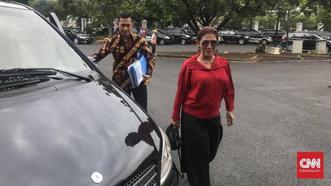 Di luar Batang, Tegal, Rembang, Pati, Juwana, dan Lamongan, cantrang tetap dilarang. Susi juga menegaskan tak mencabut atuaran soal larangan cantrang.