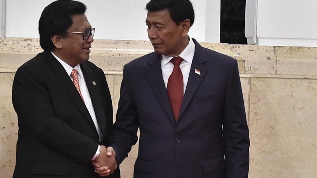 Kubu Wiranto menilai Munas yang digelar OSO dan memilihnya sebagai Ketum Hanura tidak sah karena tidak ada calon lain selain OSO sendiri.
