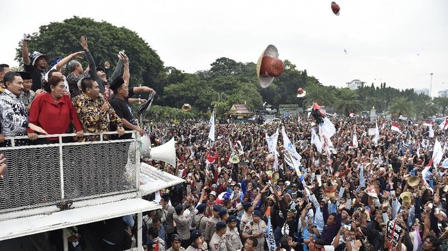 Polemik cantrang rentan dipolitisasi demi kepentingan politik jelang Pilkada 2018 dan Pilpres 2019.