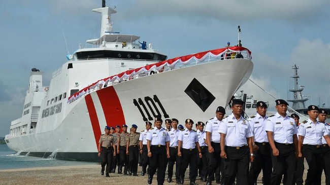 Kepala Badan Keamanan Laut Republik Indonesia (Ka Bakamla RI) Laksdya TNI Ari Soedewo, S.E., M.H.,  meresmikan kapal patroli  terbesar karya anak bangsa bernama KN Tanjung Datu-1101, dalam suatu upacara di Dermaga PT. Palindo Marine Shipyard, Batam, Provinsi Kepulauan Riau,  Kamis (18/1/2018).